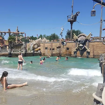 A Avec Piscine Partagee. Holiday home