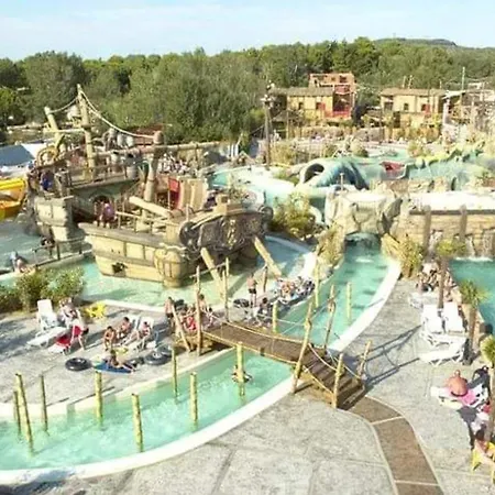 Holiday home A Avec Piscine Partagee. Agde