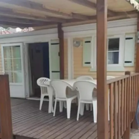 A Avec Piscine Partagee. Holiday home Agde